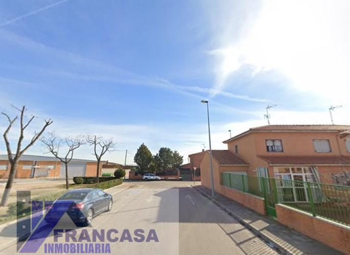 For sale of house in Camarena