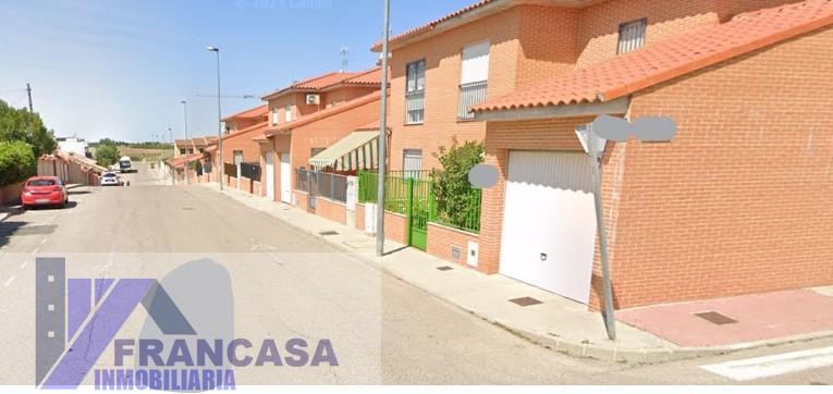 For sale of house in Camarena