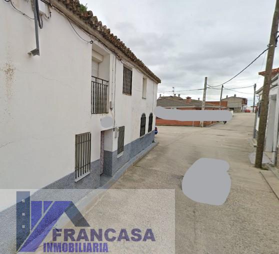 For sale of house in Gamonal