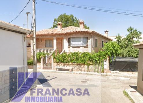 Venta de chalet en Navahermosa