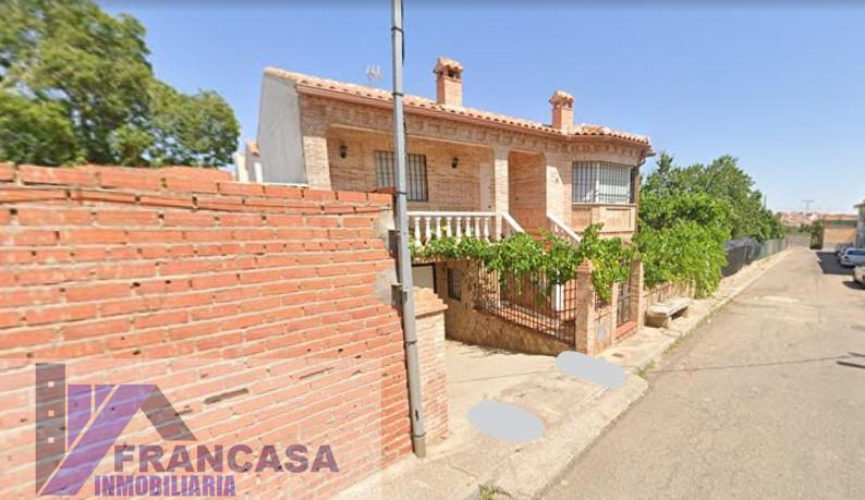 Venta de chalet en Navahermosa