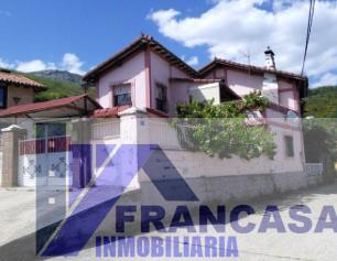 For sale of house in Santibáñez de la Peña