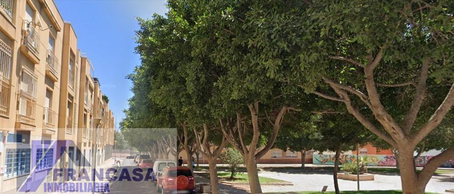 For sale of flat in Almería