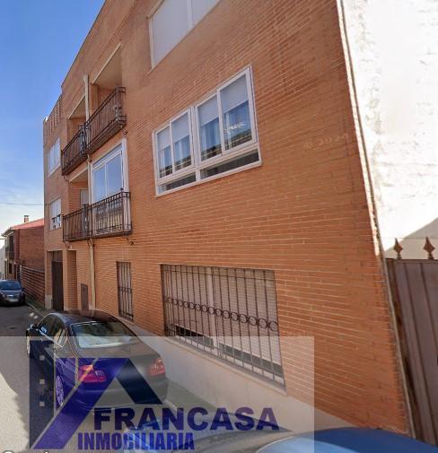 For sale of flat in Camarena