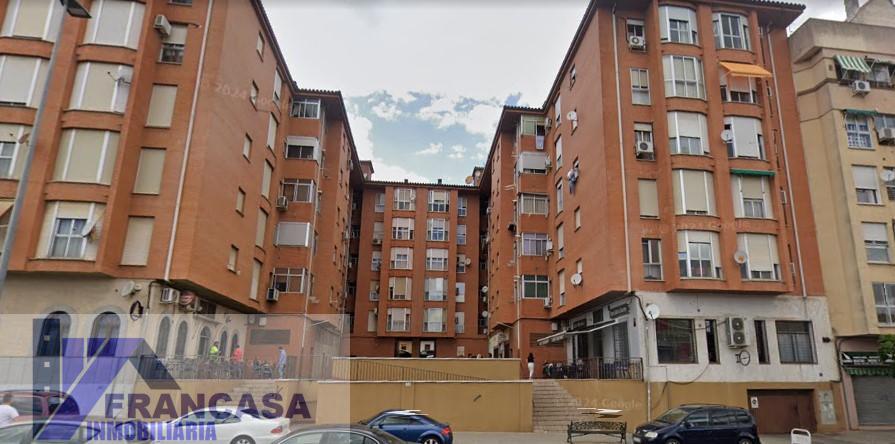 For sale of flat in Cáceres