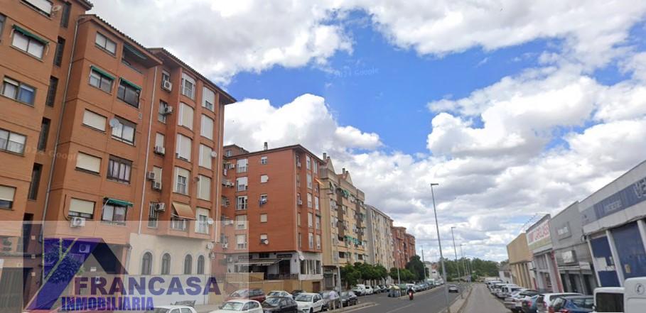 For sale of flat in Cáceres