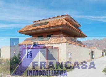 For sale of chalet in Orihuela
