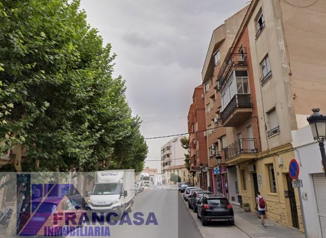 For sale of flat in Almansa