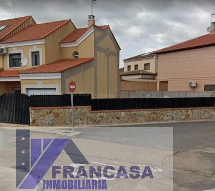 For sale of house in Albarreal de Tajo