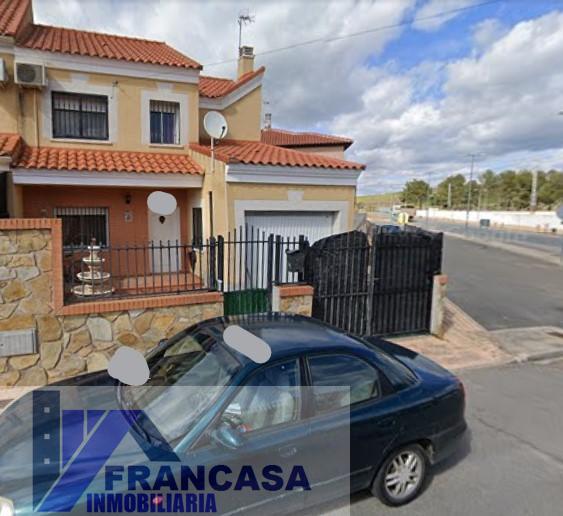 For sale of house in Albarreal de Tajo