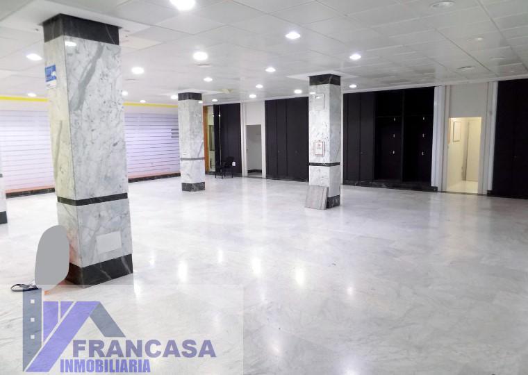 For sale of commercial in Málaga