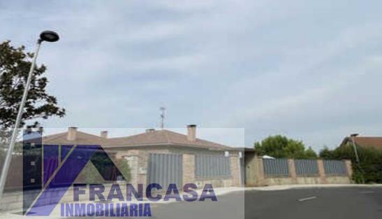 Venta de chalet en Valencia de Don Juan