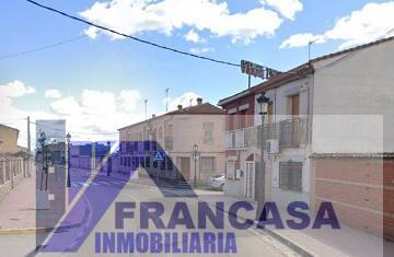 Venta de casa en Cazalegas