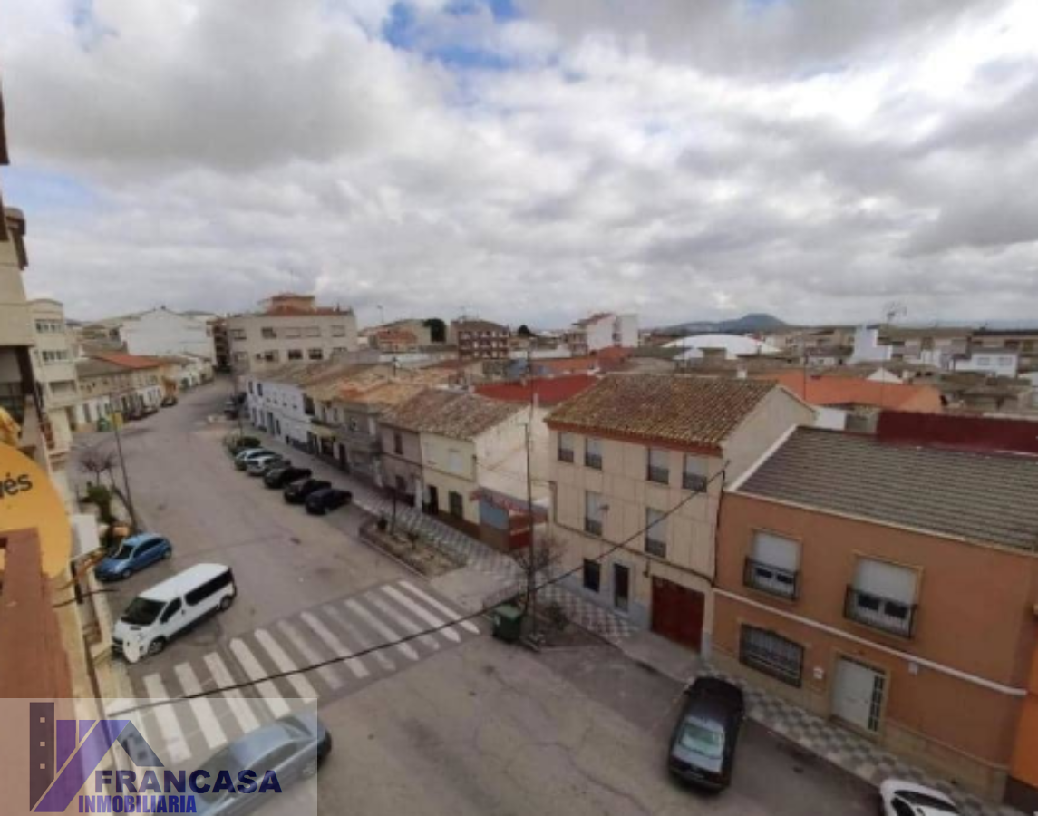 For sale of flat in Tobarra