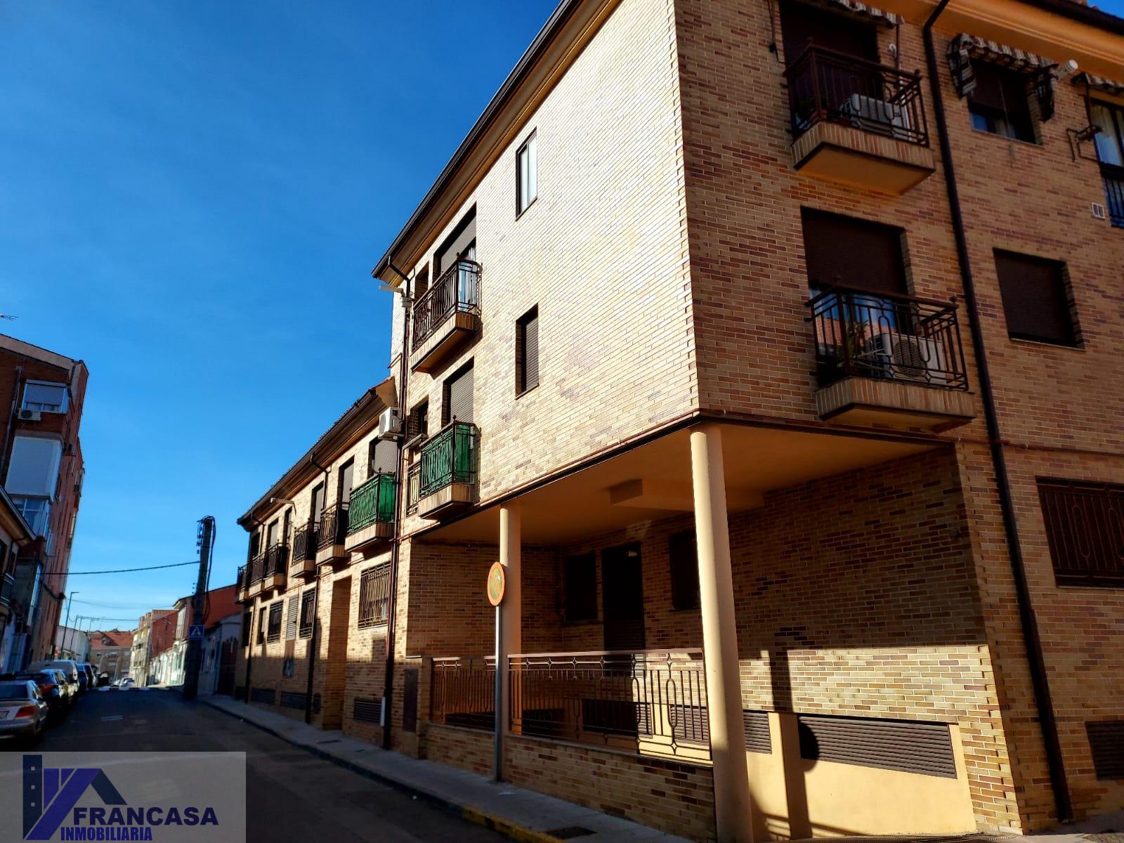 For sale of flat in Yuncos