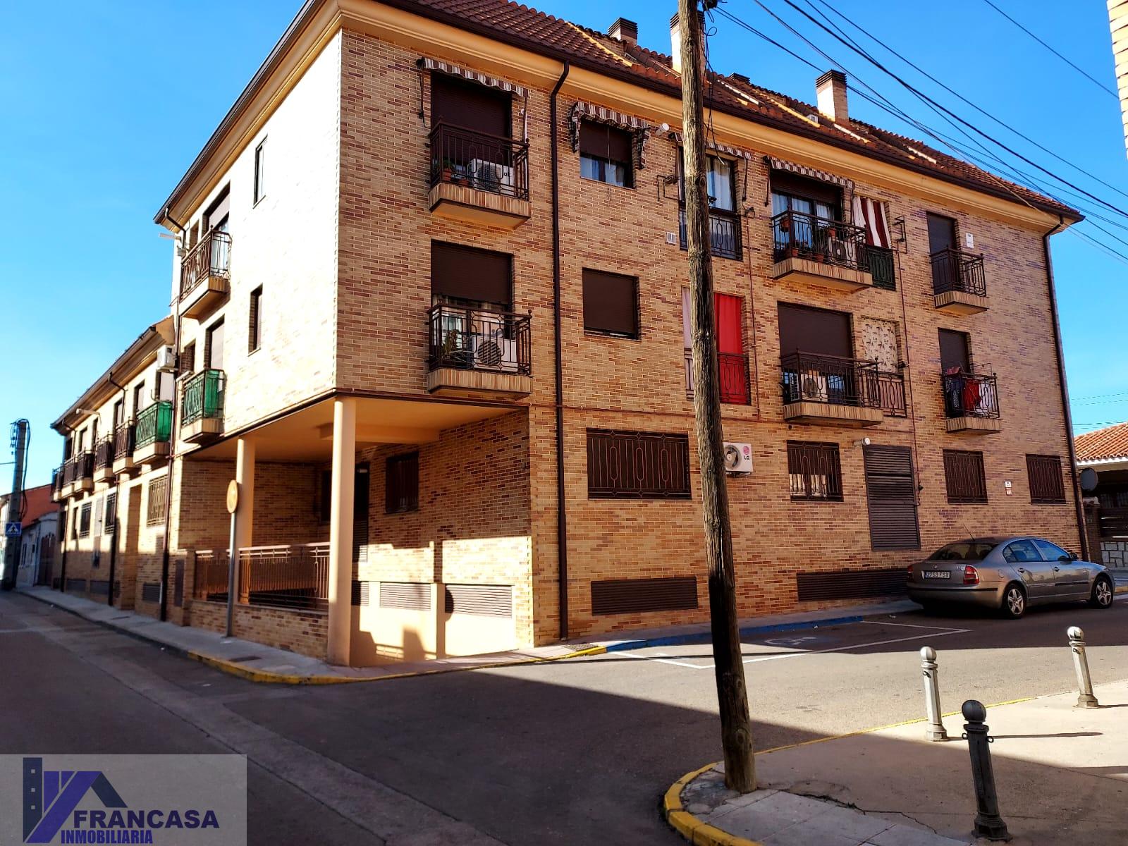 For sale of flat in Yuncos