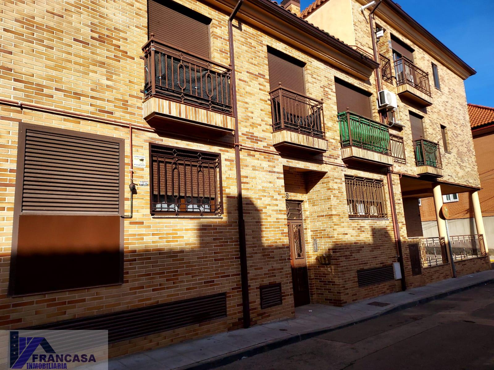 For sale of flat in Yuncos