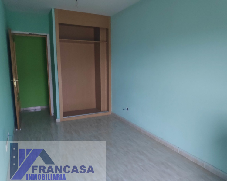 For sale of flat in Lominchar