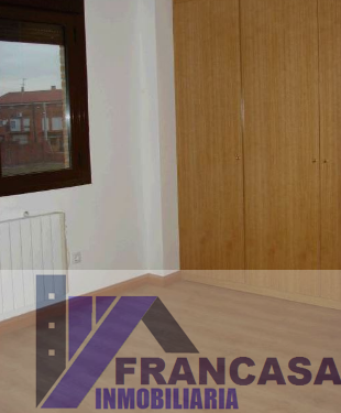 For sale of flat in Lominchar