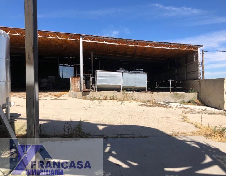 Venta de finca rústica en Larrodrigo