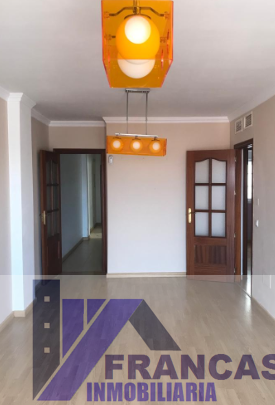 For sale of flat in Roquetas de Mar
