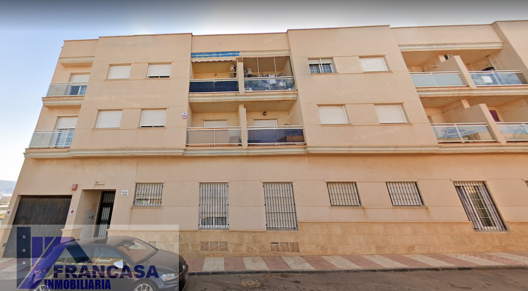 For sale of flat in Roquetas de Mar