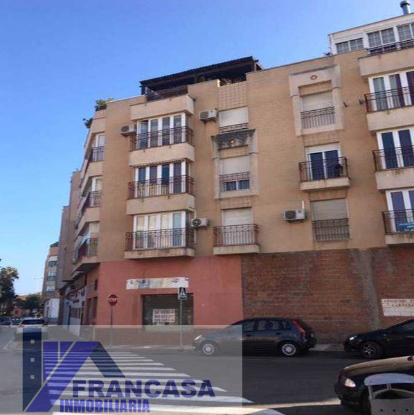 For sale of flat in Roquetas de Mar