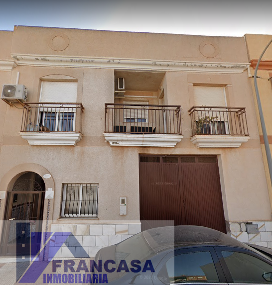 For sale of duplex in Roquetas de Mar