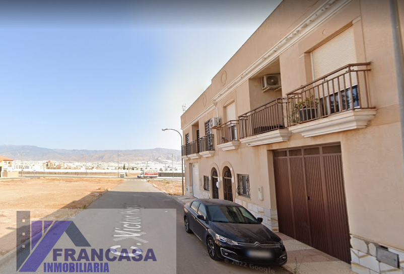 For sale of duplex in Roquetas de Mar