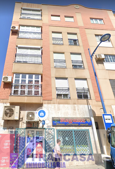 For sale of flat in Almería