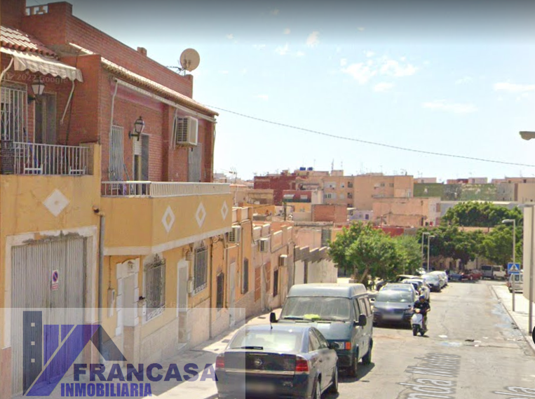 For sale of flat in Almería