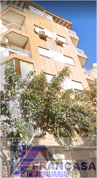 For sale of flat in Almería