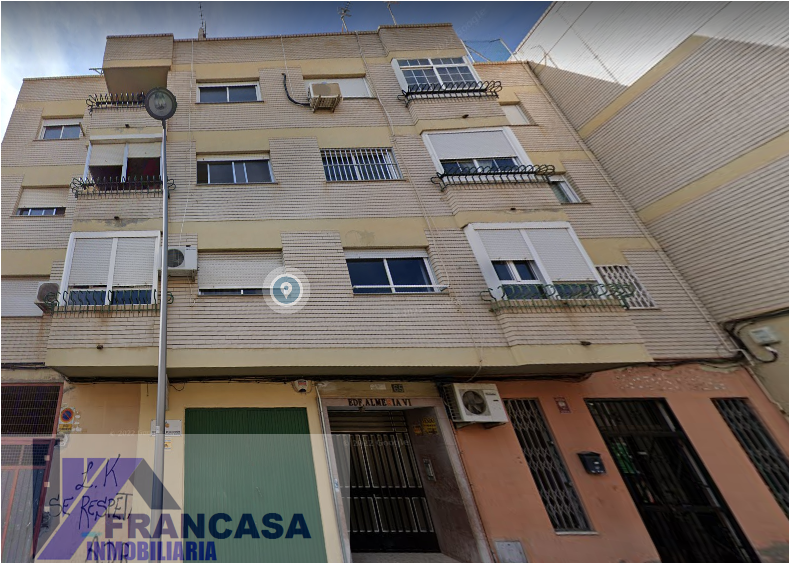 For sale of flat in Almería