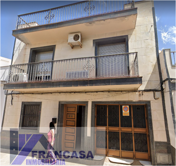 For sale of house in Dos Hermanas