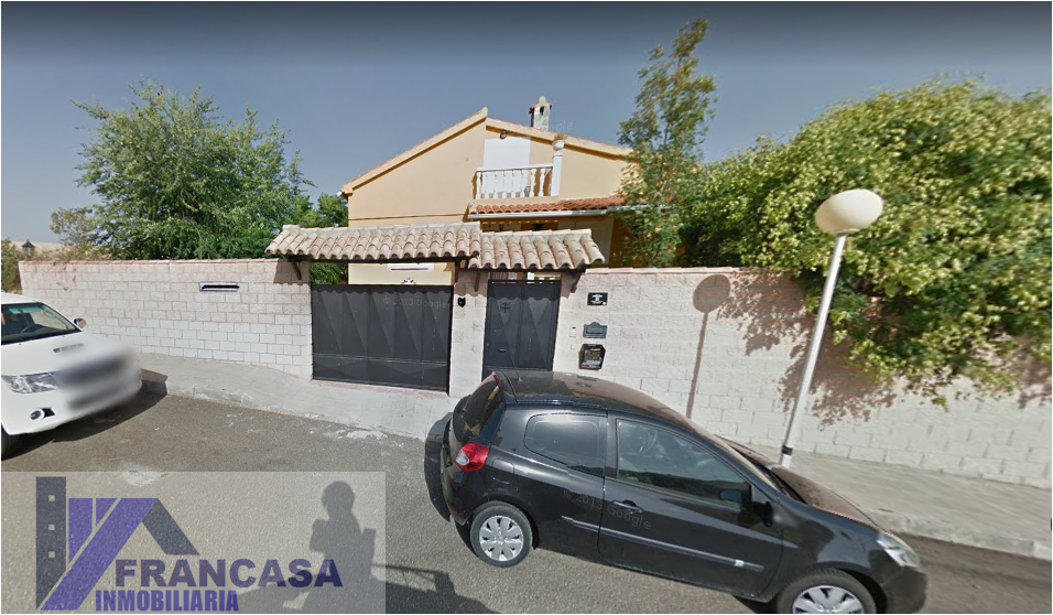 Venta de chalet en Cobisa