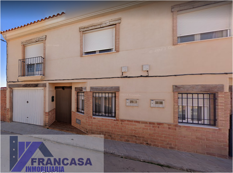 For sale of house in Villafranca de los Caballeros