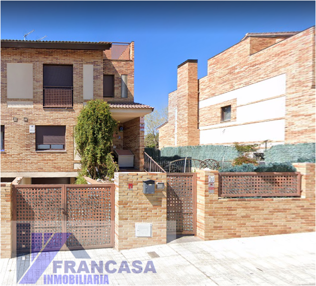 For sale of house in Las Ventas de Retamosa