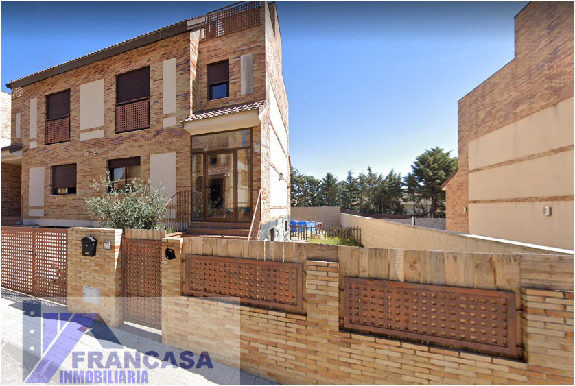 For sale of house in Las Ventas de Retamosa