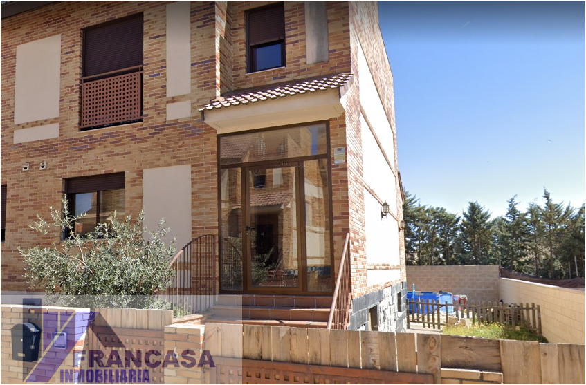 For sale of house in Las Ventas de Retamosa