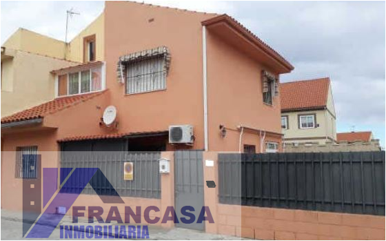 For sale of house in Las Ventas de Retamosa