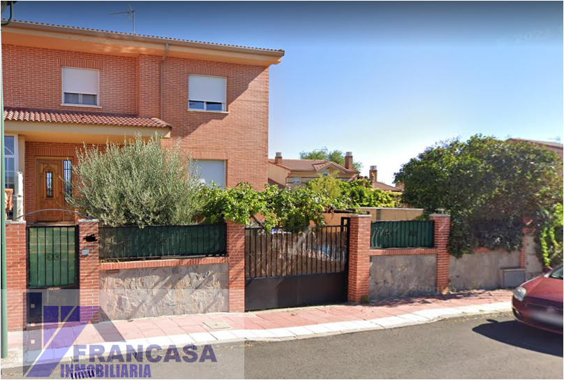 For sale of house in Cabanillas del Campo