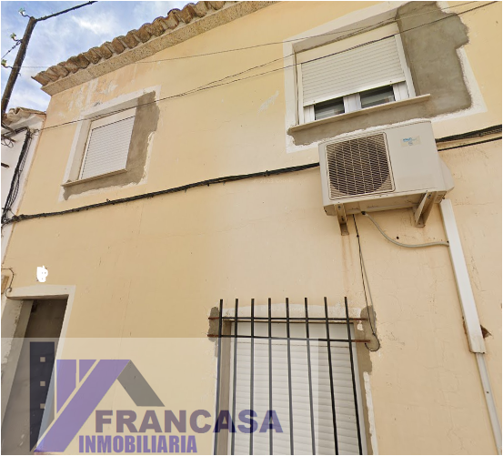 For sale of house in Herencia