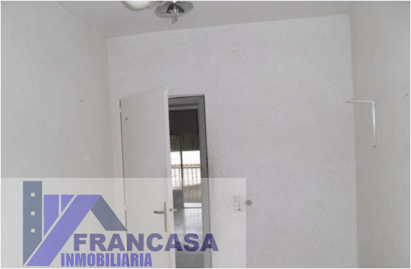 For sale of house in Escalona