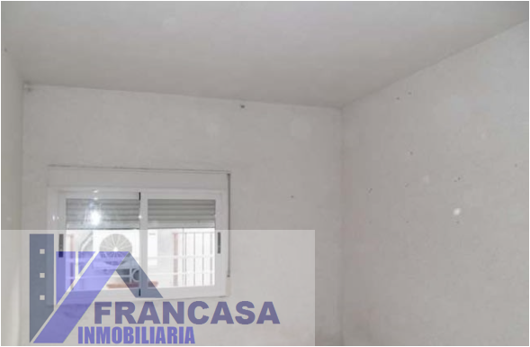 For sale of house in Escalona