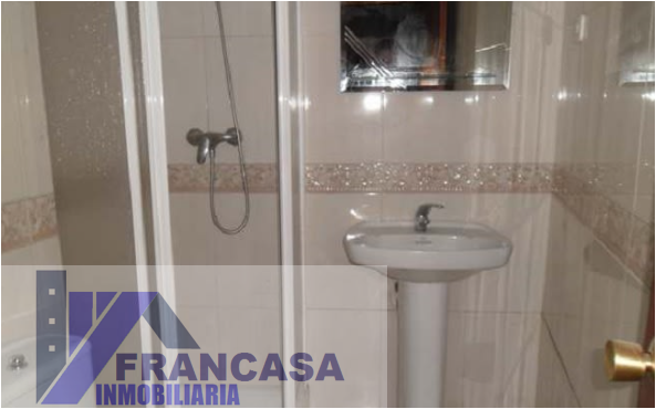 For sale of house in Escalona