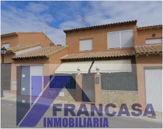 For sale of house in Villaluenga de la Sagra