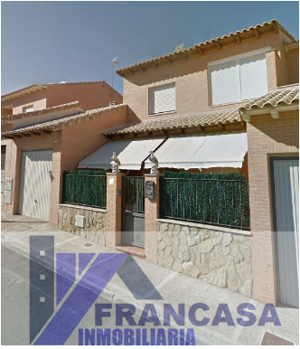 For sale of house in Villaluenga de la Sagra