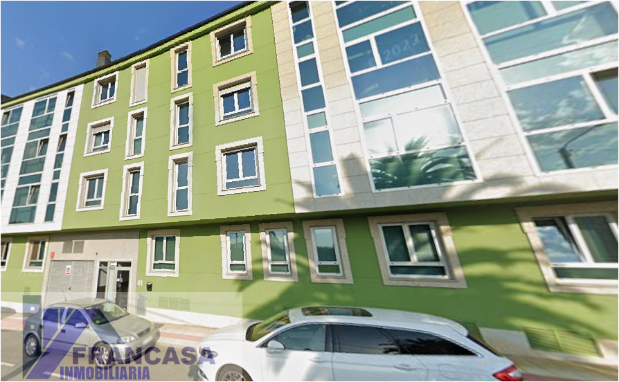 For sale of flat in Narón