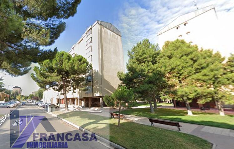 For sale of flat in Valladolid