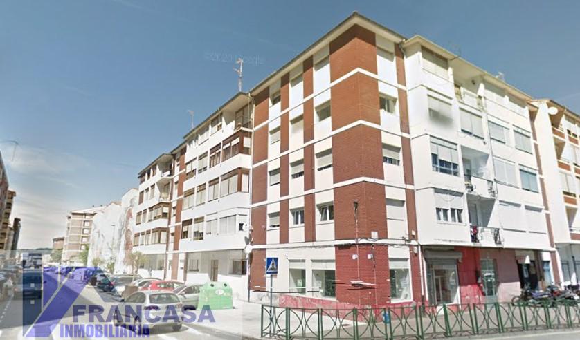 For sale of flat in Santoña